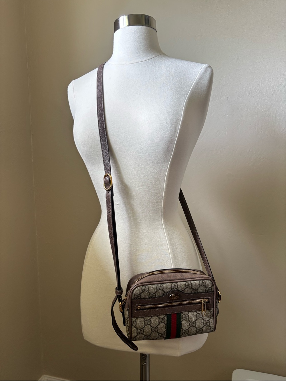 Preloved Authentic Gucci Brown GG Supreme Small Crossbody Bag